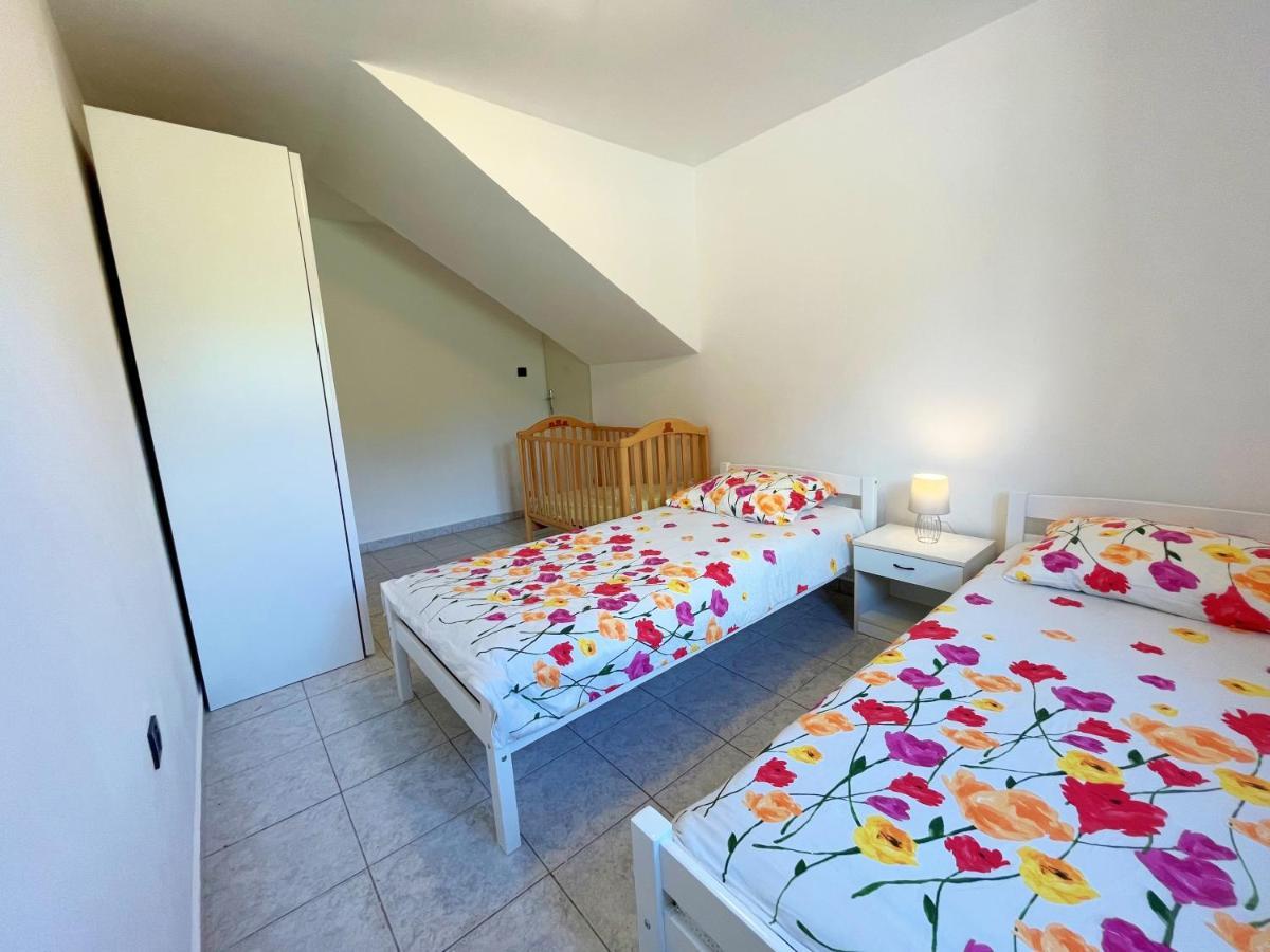 Adria Holiday Home Pinezići Kültér fotó