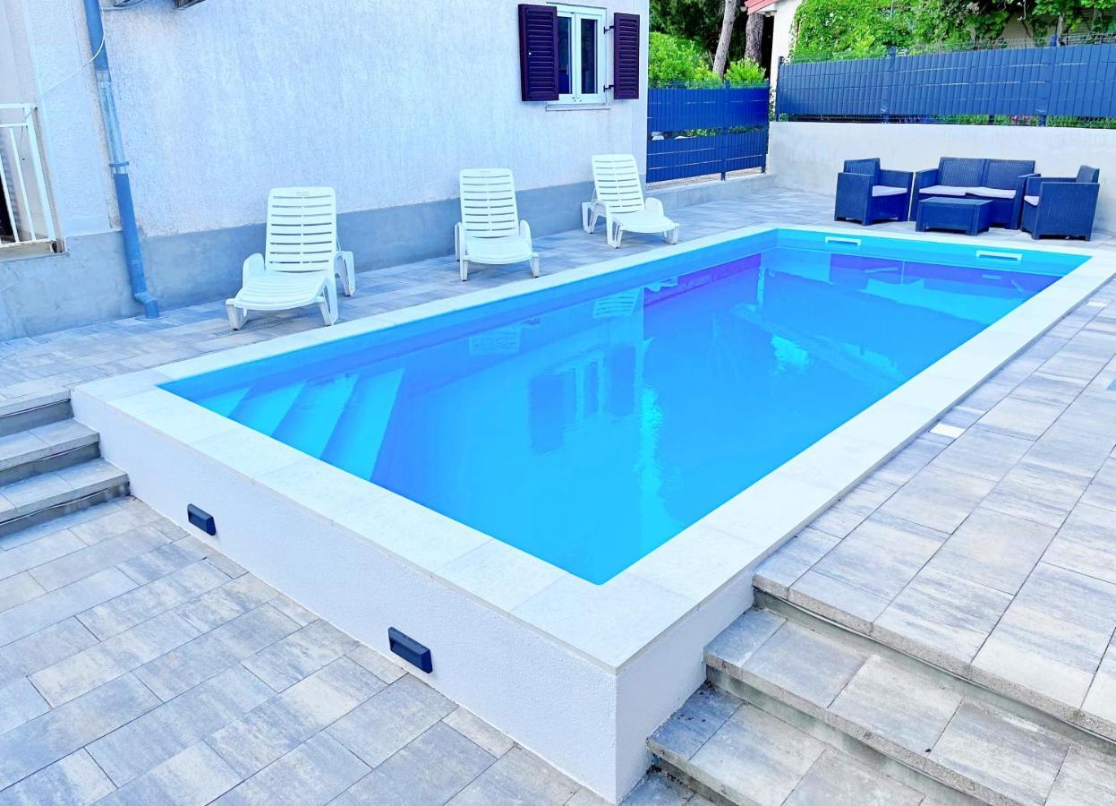 Adria Holiday Home Pinezići Kültér fotó