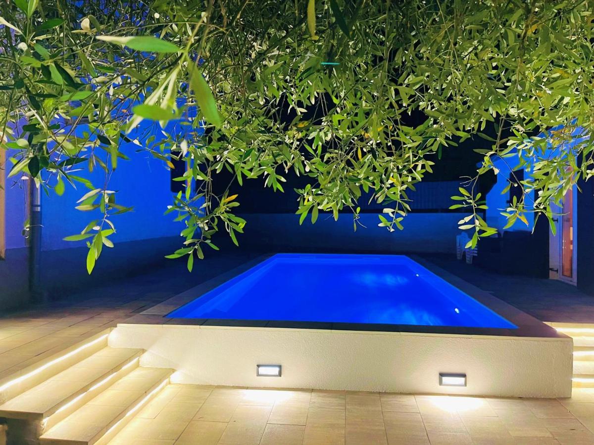 Adria Holiday Home Pinezići Kültér fotó